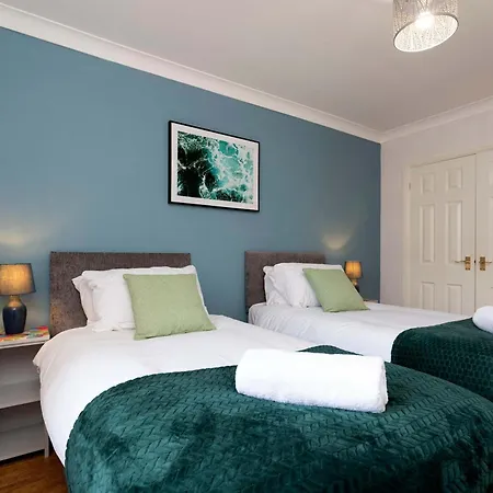 Town Centre Spacious With Private Parking Middlesbrough